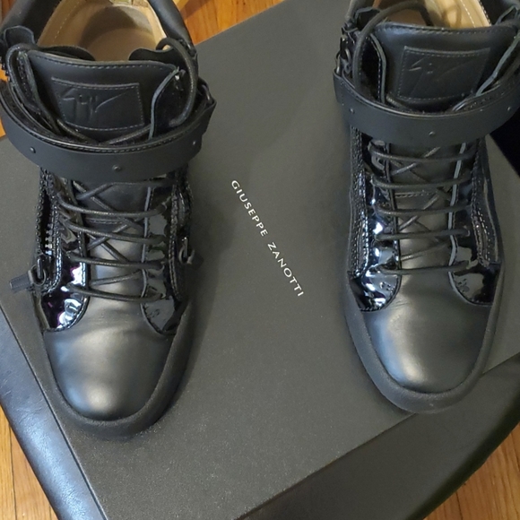 Giuseppe zanotti Italy/Europe SIZE 40/ US 7 - Picture 4 of 4